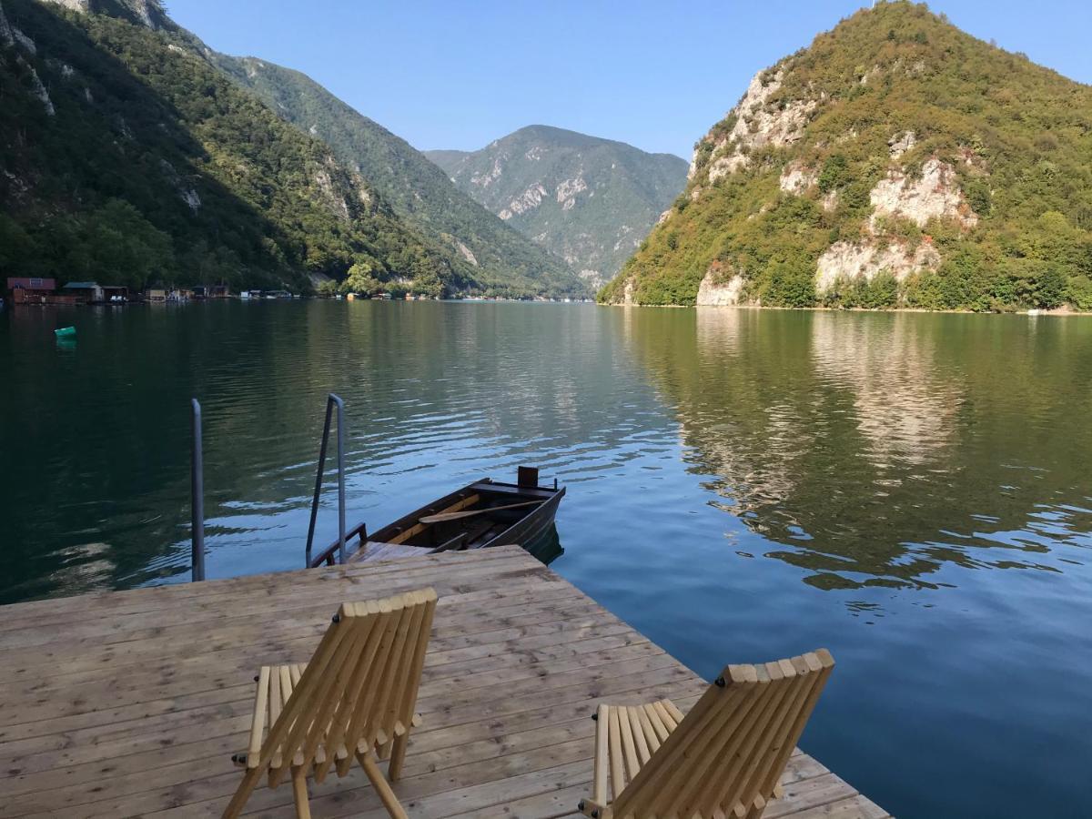 Lake House Perucac Rastiste Buitenkant foto