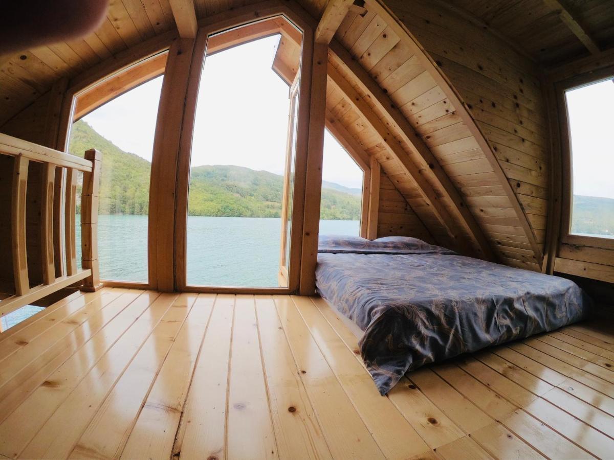 Lake House Perucac Rastiste Buitenkant foto