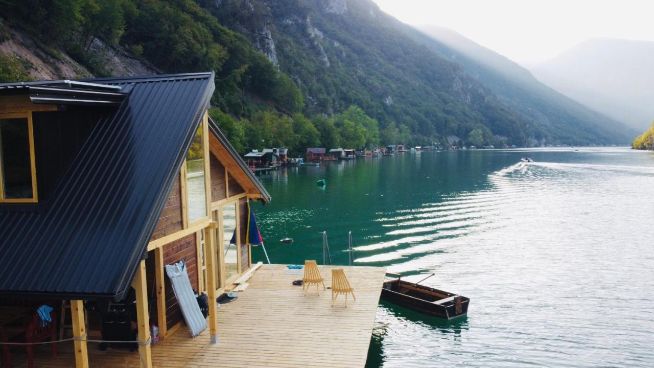 Lake House Perucac Rastiste Buitenkant foto