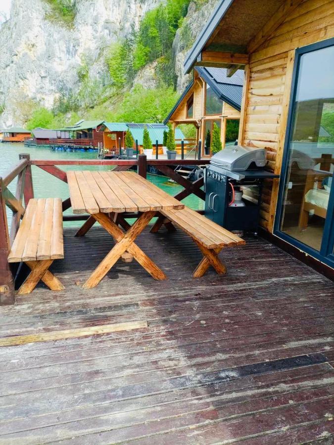Lake House Perucac Rastiste Buitenkant foto