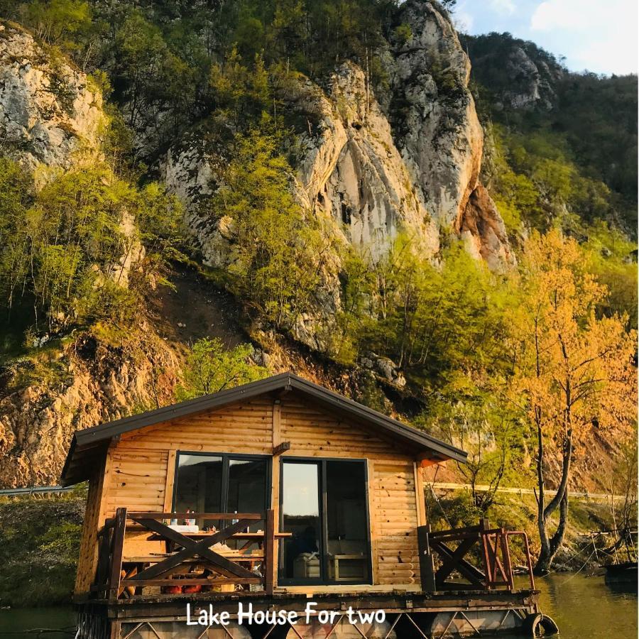 Lake House Perucac Rastiste Buitenkant foto