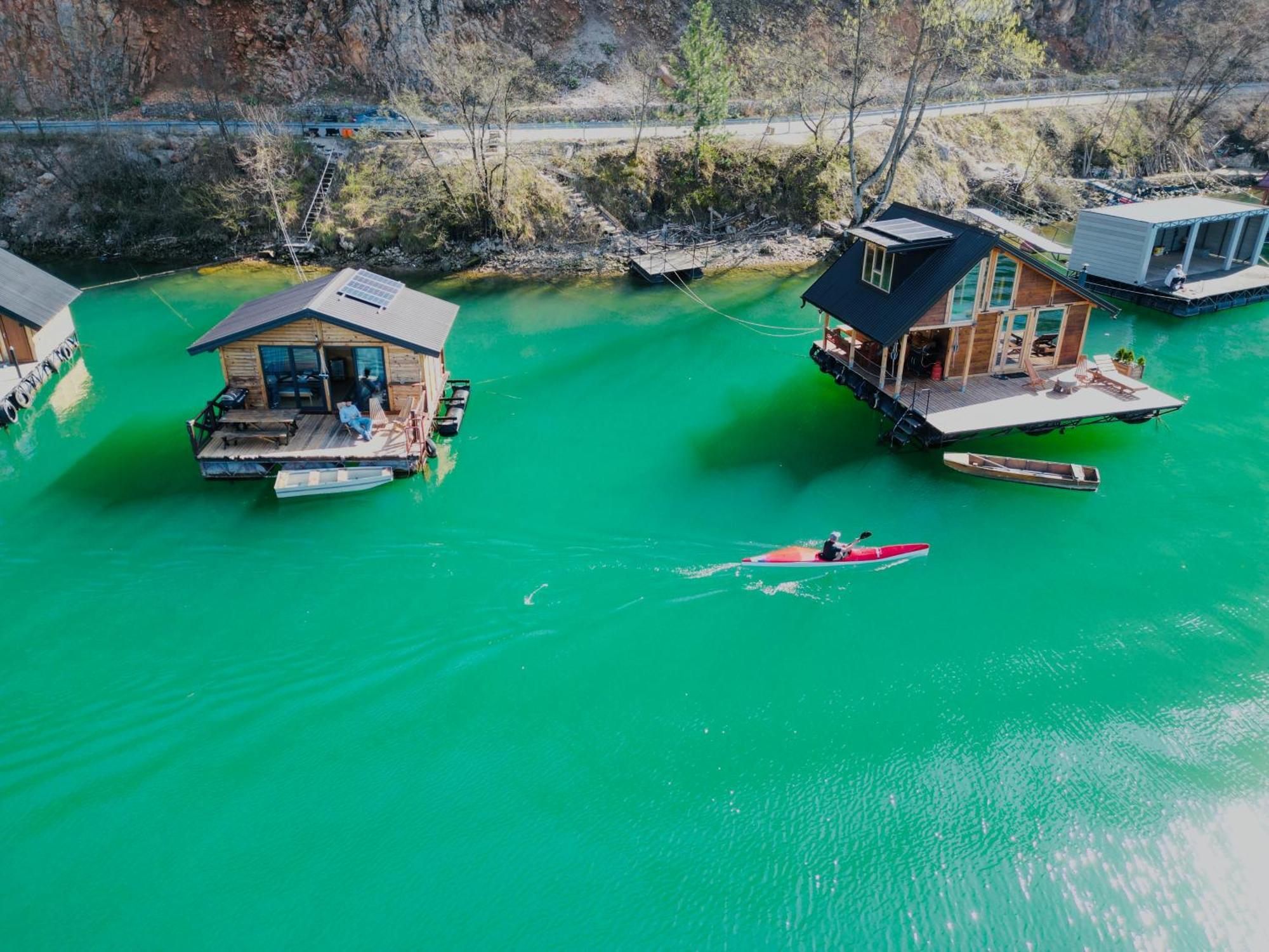 Lake House Perucac Rastiste Buitenkant foto