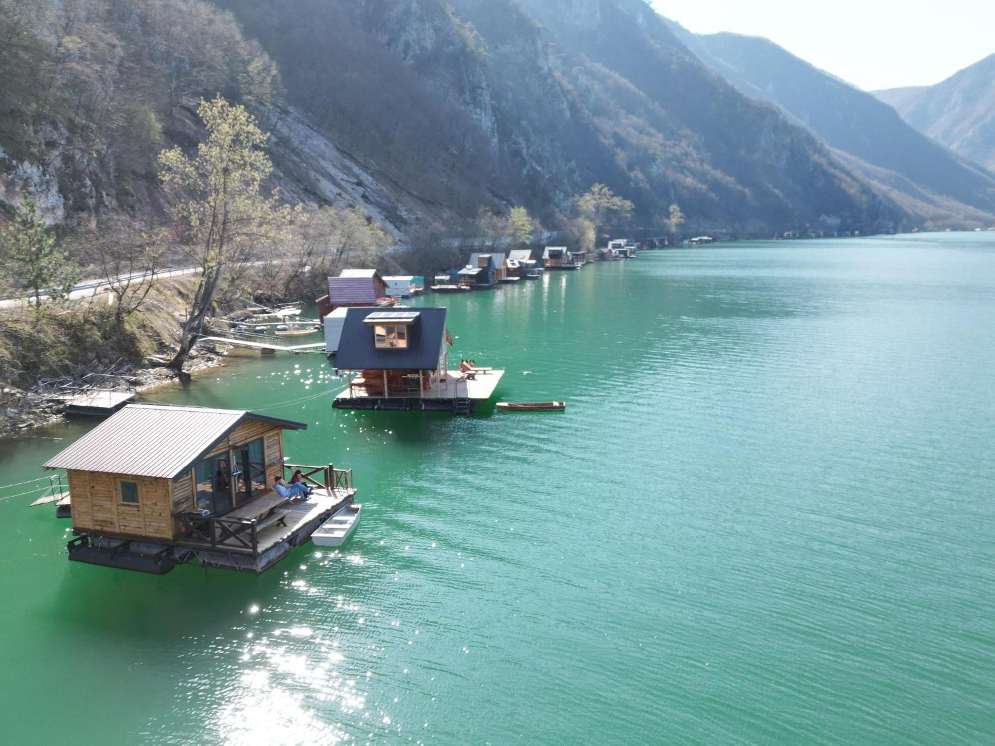 Lake House Perucac Rastiste Buitenkant foto