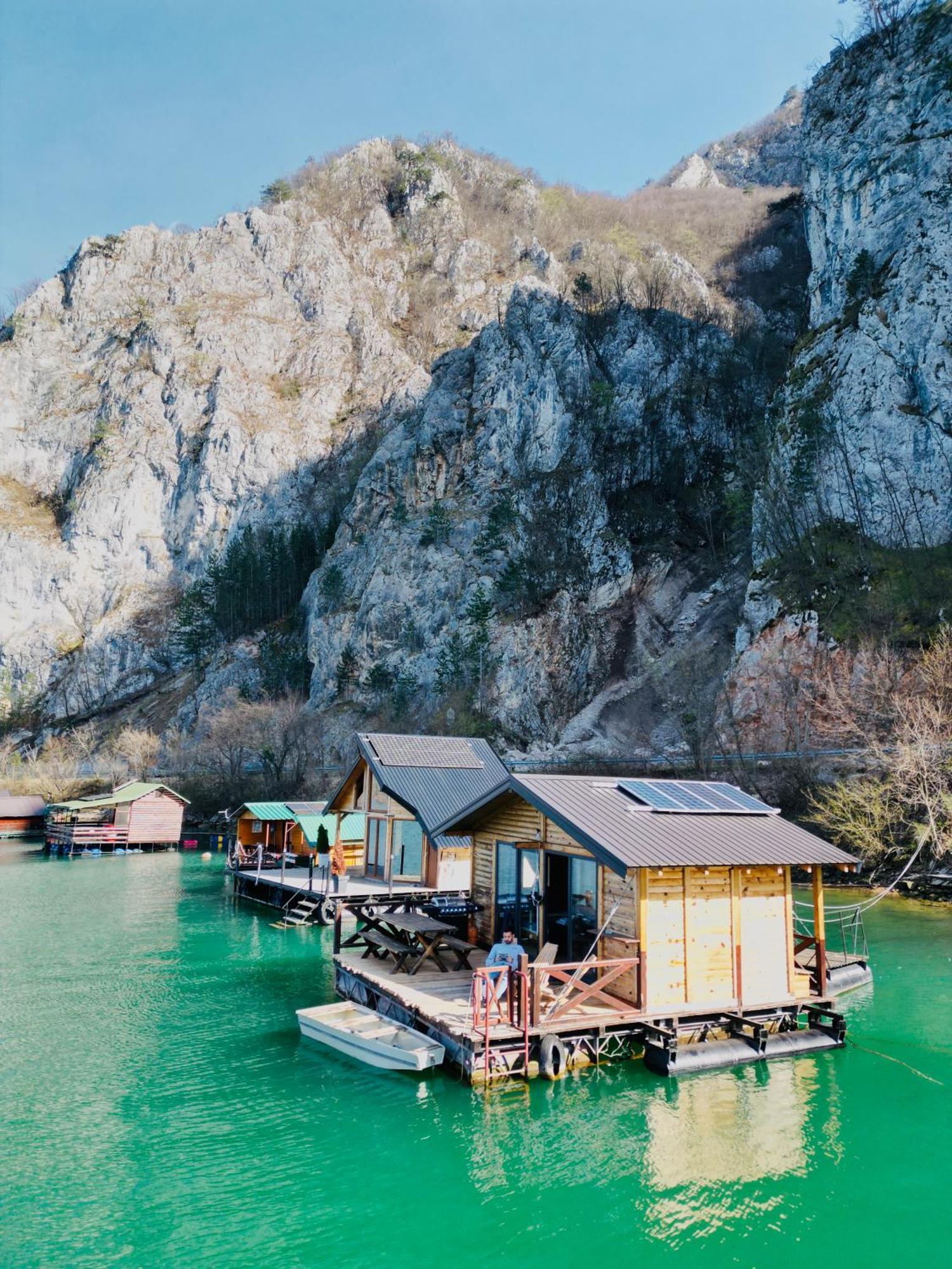 Lake House Perucac Rastiste Buitenkant foto