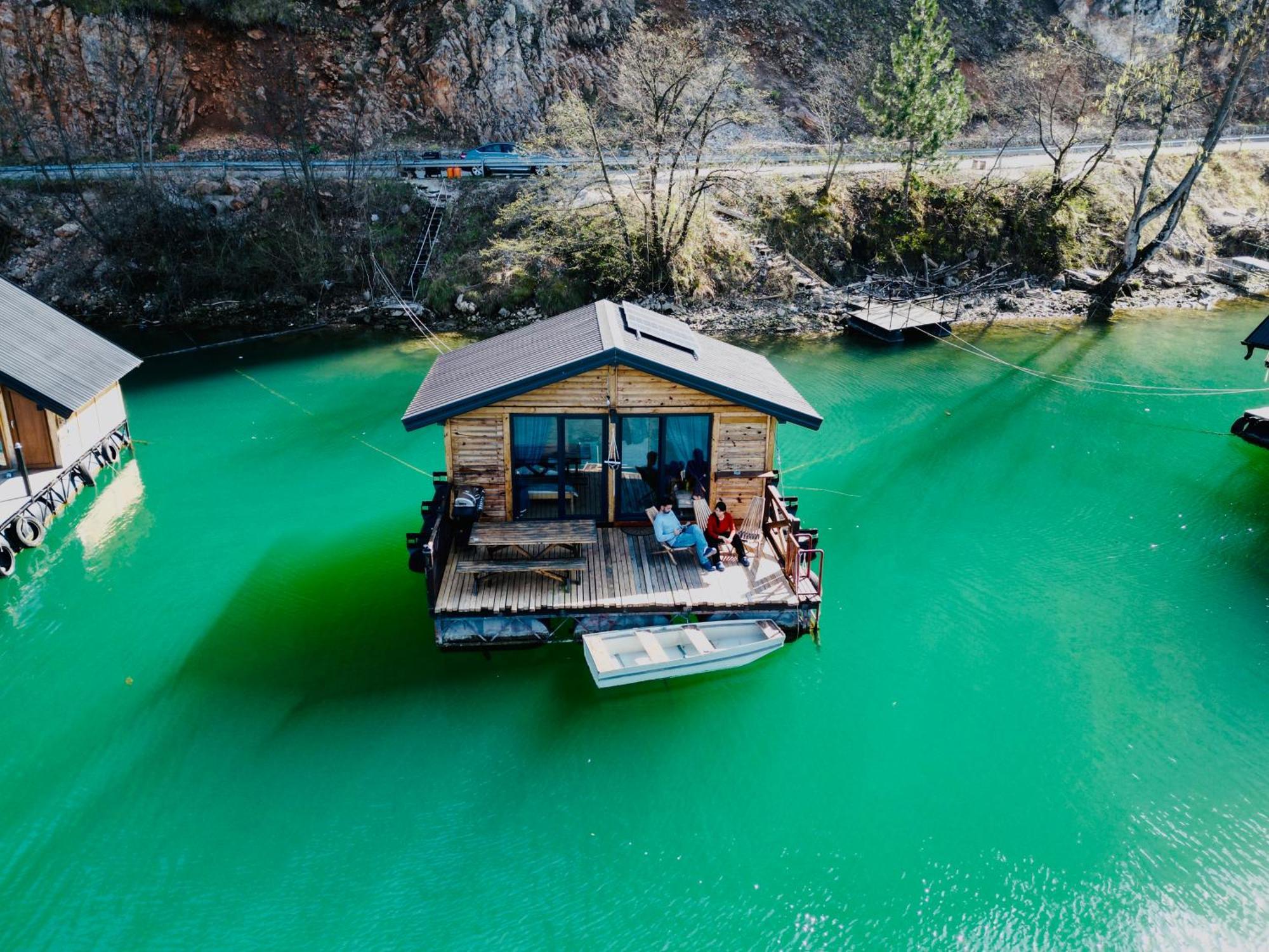 Lake House Perucac Rastiste Buitenkant foto